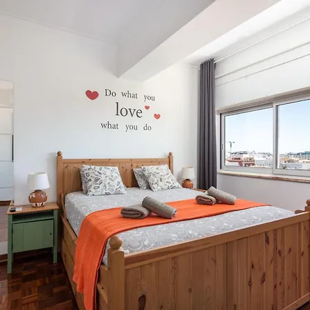 Dreamers Duplex With Seaview *