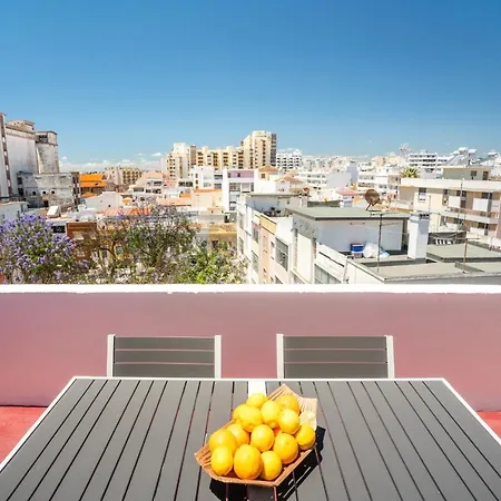 Dreamers Duplex With Seaview *