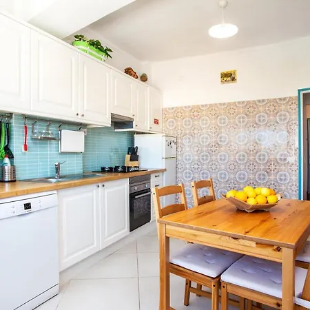 Dreamers Duplex With Seaview Фару