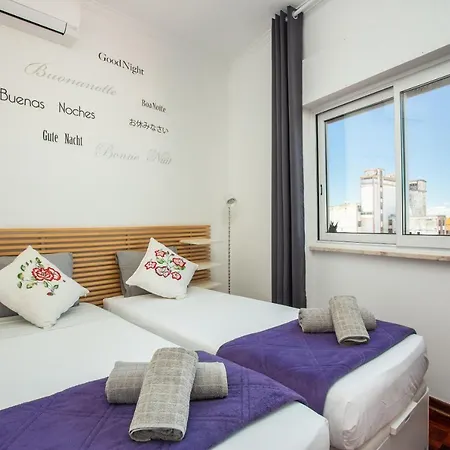 Dreamers Duplex With Seaview Daire