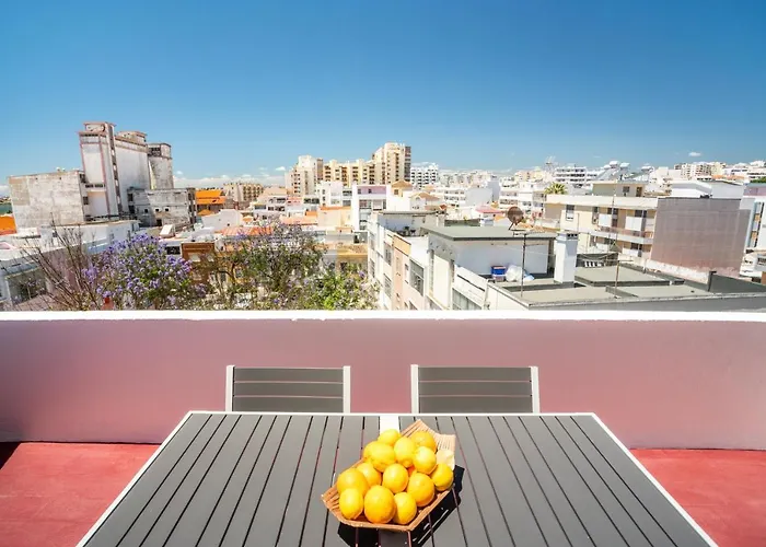 Dreamers Duplex With Seaview *