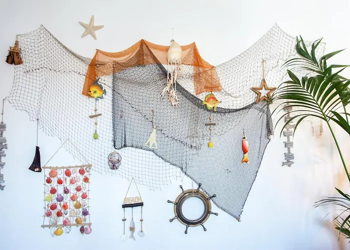 Dreamers Duplex With Seaview *